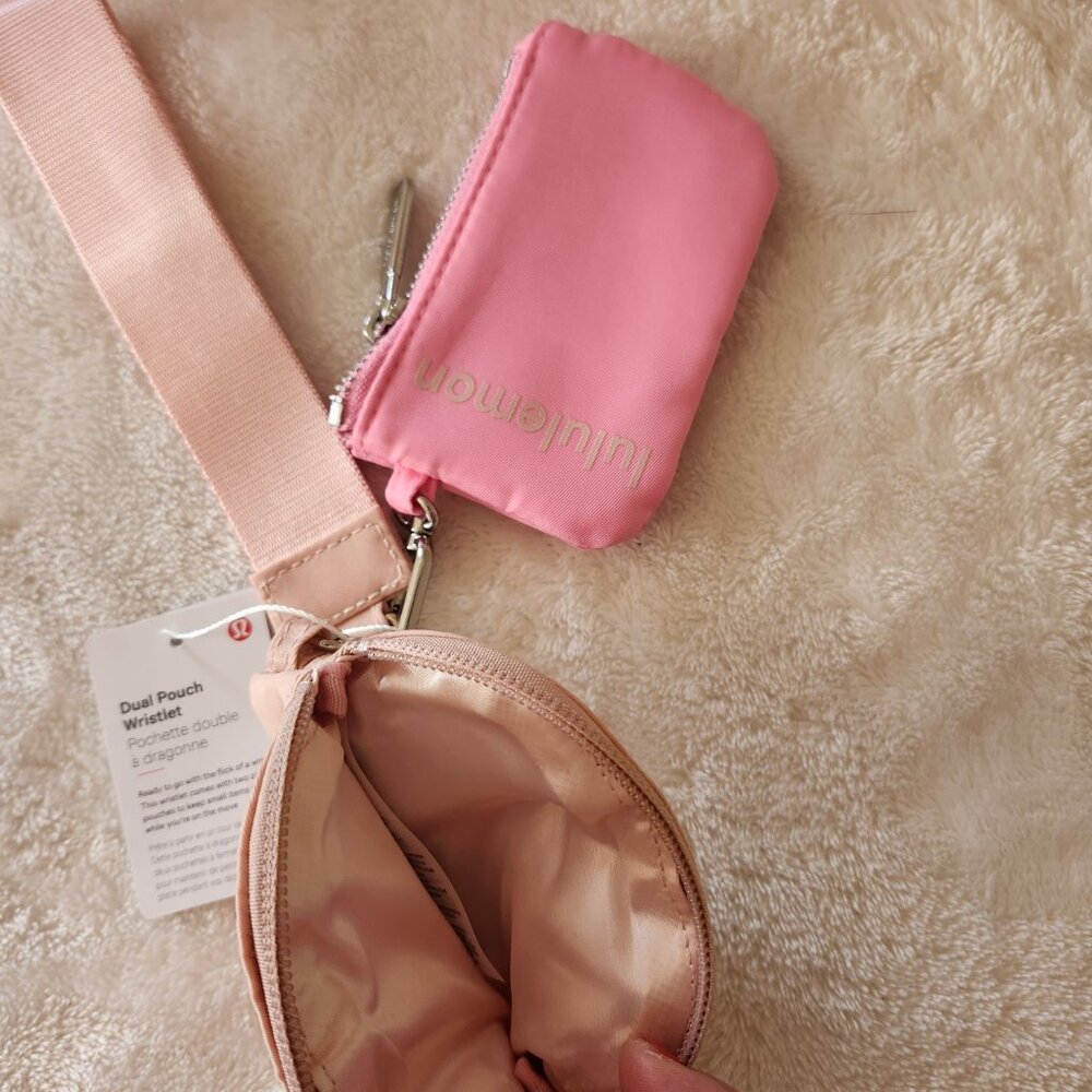 LULULEMON NWT BRNAD NEW LULULEMON DUAL Wristlet - Picture 3 of 3